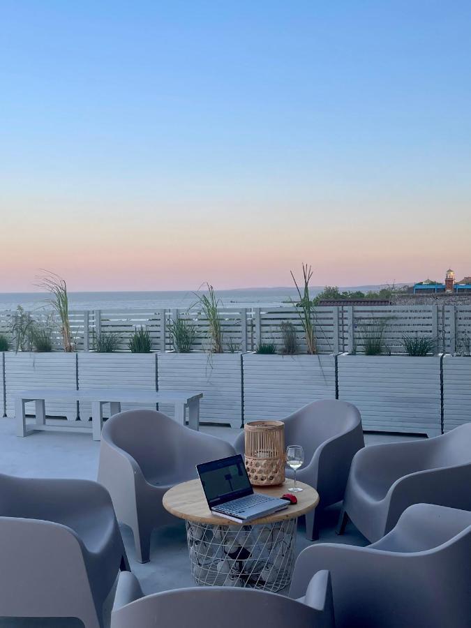 Apartament La Terrasse Sarichioi Екстериор снимка